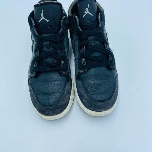 AIR JORDAN 1 LOW SE CRAFT GRADE SCHOOL LIFESTYLE SHOES - Picture 4 of 11